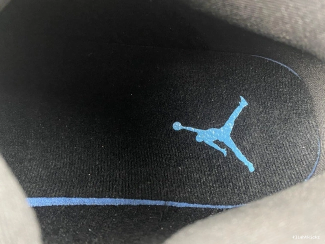 DJ5982-041 Air 13 Blue University Jordan 0727